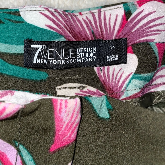 7th‎ Avenue by New York & Company tropical tie waist shorts - Picture 4 of 6